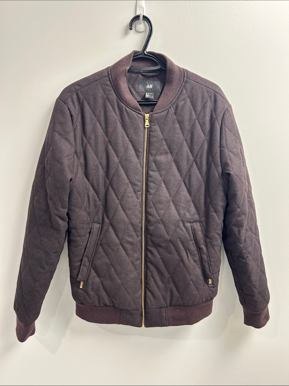 H&M Men's Quilted Bomber Jacket in Dark Eggplant Purple with Gold Zipper